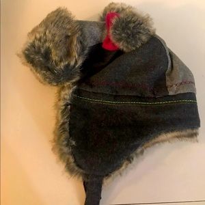 2/$30beautiful set of hat and gloves for a girl.